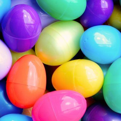 EGGSTRAVAGANZA Egg Hunt & Bunny Visit!